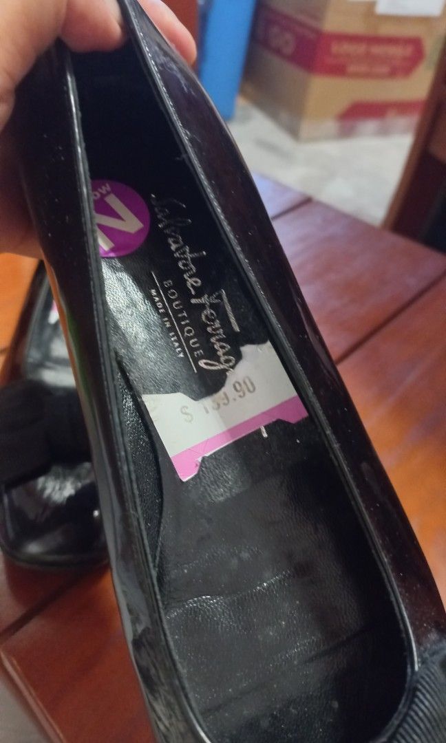 Salvatore Ferragamo Black Patent (Category: Loafers) located in Gattaran. Submitted by uploadtounload (Listing ID 1432996977, Image 2). Description: for slim feet.
