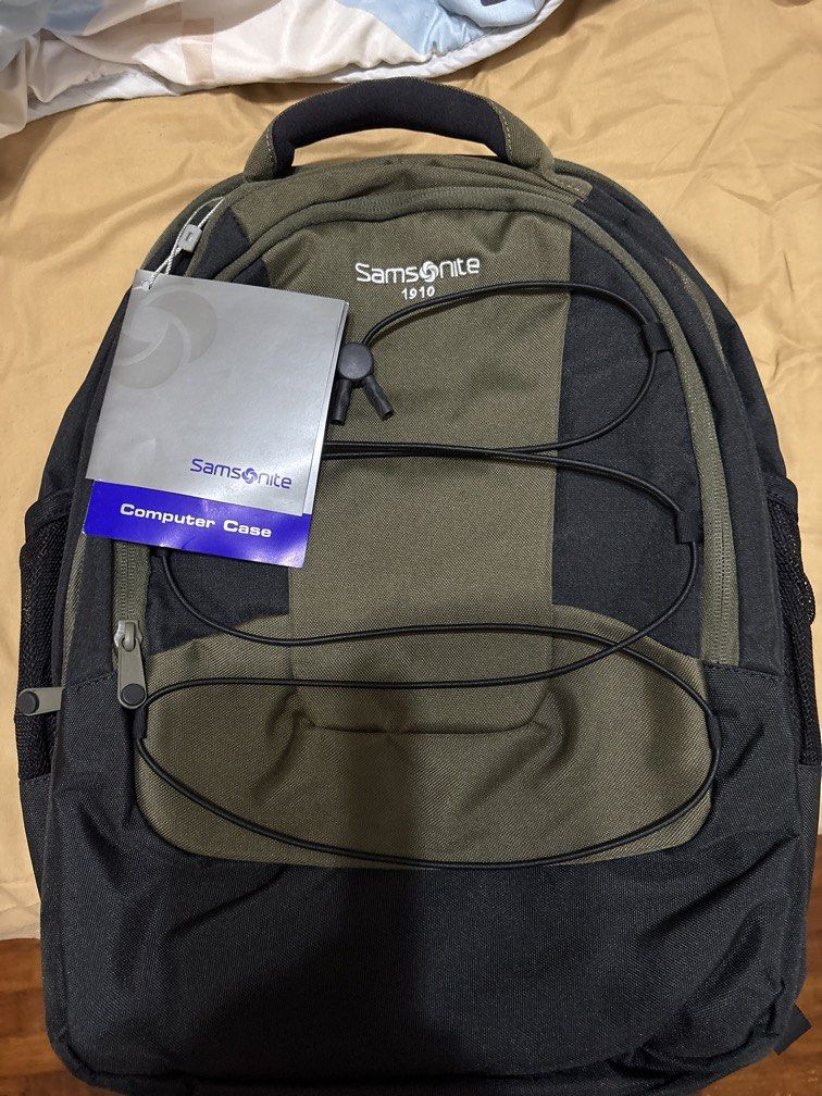Samsonite computer backbag (Category: Laptop Bags & Sleeves) located in Singapore. Submitted by facebk1969 (Listing ID 1432890618, Image 1). Description: Keeping for years. Brand new. Keen n take immediate can offer .