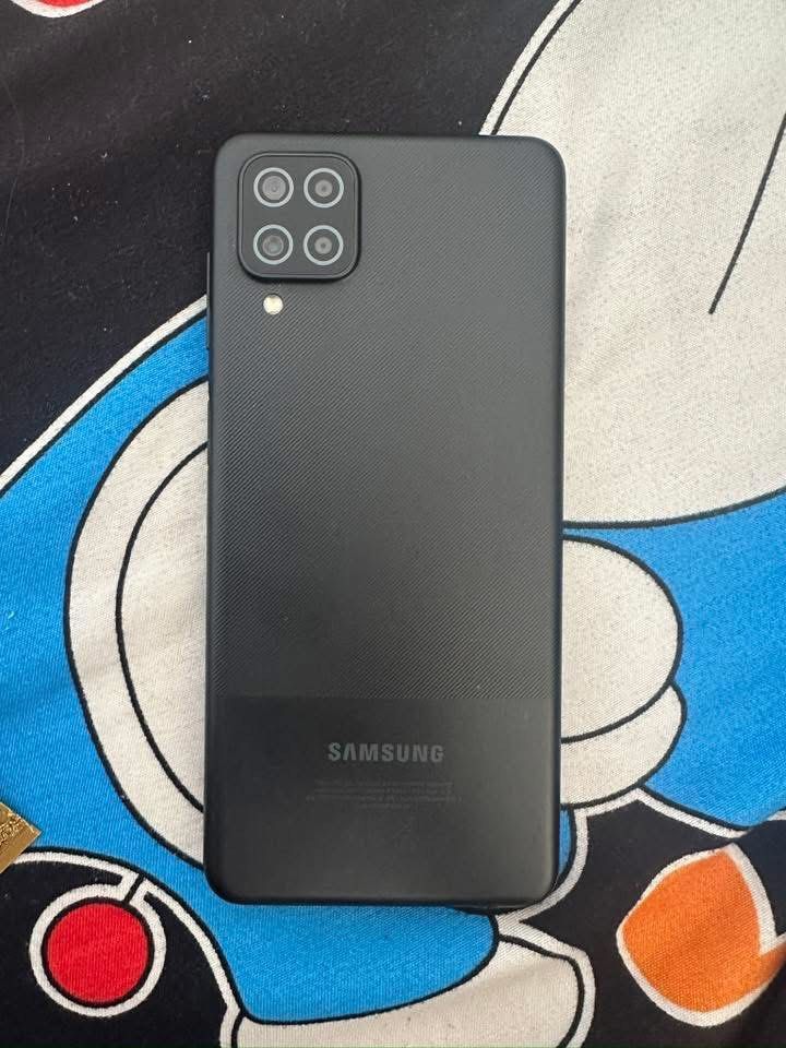 Samsung A12 (Category: Samsung) located in Taguig. Submitted by seek_and_ship (Listing ID 1432966691, Image 2). Description: - Samsung A12 - Black color - 128GB - Dual Sim - Never been repaired - Never been changed battery. Ang tagal po nito ma lowbat - Available for meetups - Shipping via Lalamove or any courier.