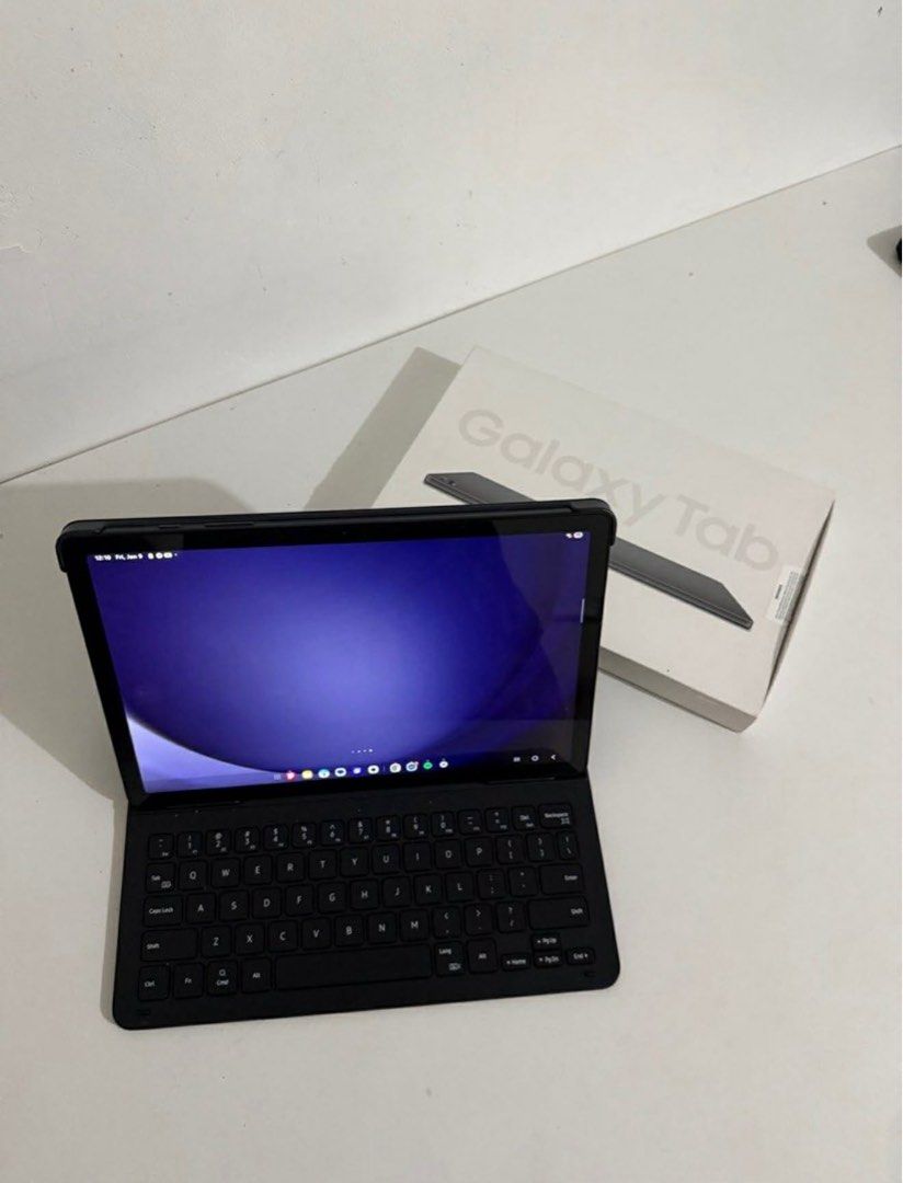 Samsung Galaxy Tab A9+ SM-X210 (Category: Android) located in Manila. Submitted by zjeven0297378 (Listing ID 1432883967, Image 1). Description: - Samsung Galaxy Tab A9+ (SM-X210) with keyboard case - Storage: 93.3GB - Available Memory: 2.5GB - Battery Life: 8 hours 50 minutes (15% remaining) - Includes original box - Model Number: SM-X210 - Serial Number: R92Y707801T.