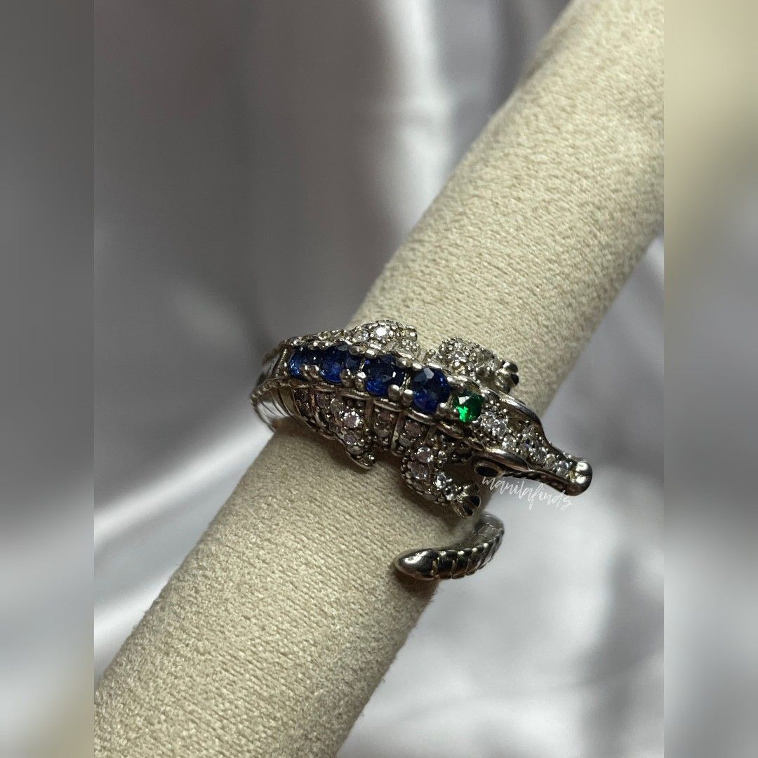 Sapphire crocodile statement s925 ring (Category: Rings) located in Caloocan City. Submitted by manilafinds. (Listing ID 1432954672, Image 2). Description: ⚜️ Sapphire ⚜️ #manilafindsRings ✔️ S925 ✔️ Adjustable 🎀 𝘼𝙫𝙖𝙞𝙡𝙖𝙗𝙡𝙚 𝙤𝙣 𝙢𝙪𝙡𝙩𝙞𝙥𝙡𝙚 𝙥𝙡𝙖𝙩𝙛𝙤𝙧𝙢𝙨—𝙛𝙞𝙧𝙨𝙩 𝙩𝙤 𝙥𝙖𝙮 𝙜𝙚𝙩𝙨 𝙞𝙩. 🎀 🏷️ ₱2,780 only + sf 👆🏼 Click ➡️ #ManilaFindsAVAILABLE ⬅️ for available items. 💲 mode of payment: 🔵 Gcash 🛵 courier: 🔴 J&T 🟠 Lal