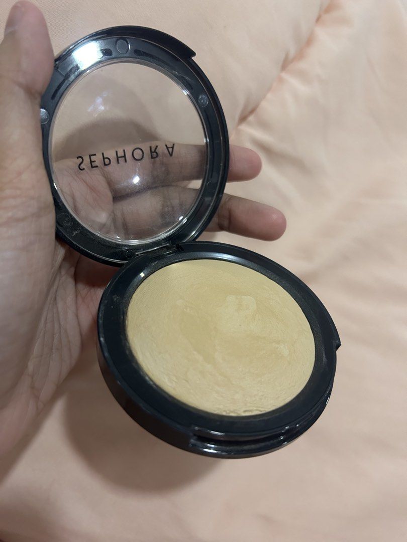 Sephora Microsmooth Multi-Tasking Baked Face Powder Foundation (Category: Makeup) located in Makati City. Submitted by jennie195 (Listing ID 1432978589, Image 3). Description: .