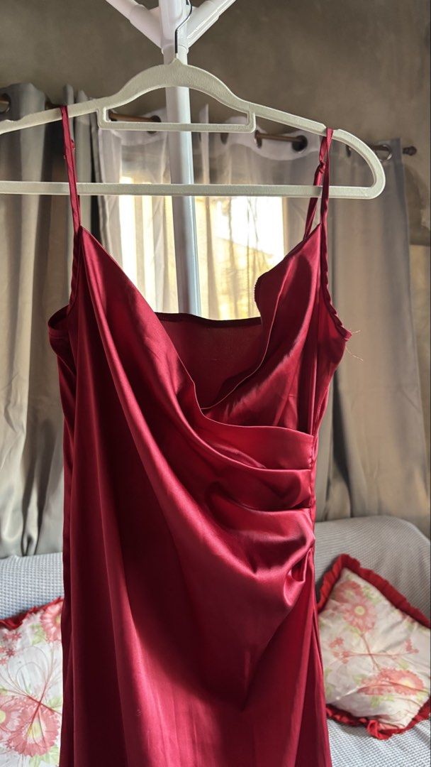 SHEIN Red Satin Dress (Category: Dresses) located in Taguig. Submitted by bncxx (Listing ID 1432879188, Image 1). Description: Like New Used once only RFS: Hindi nagagamit sayang lang if nakatago Size: Small Bought this for 500 .