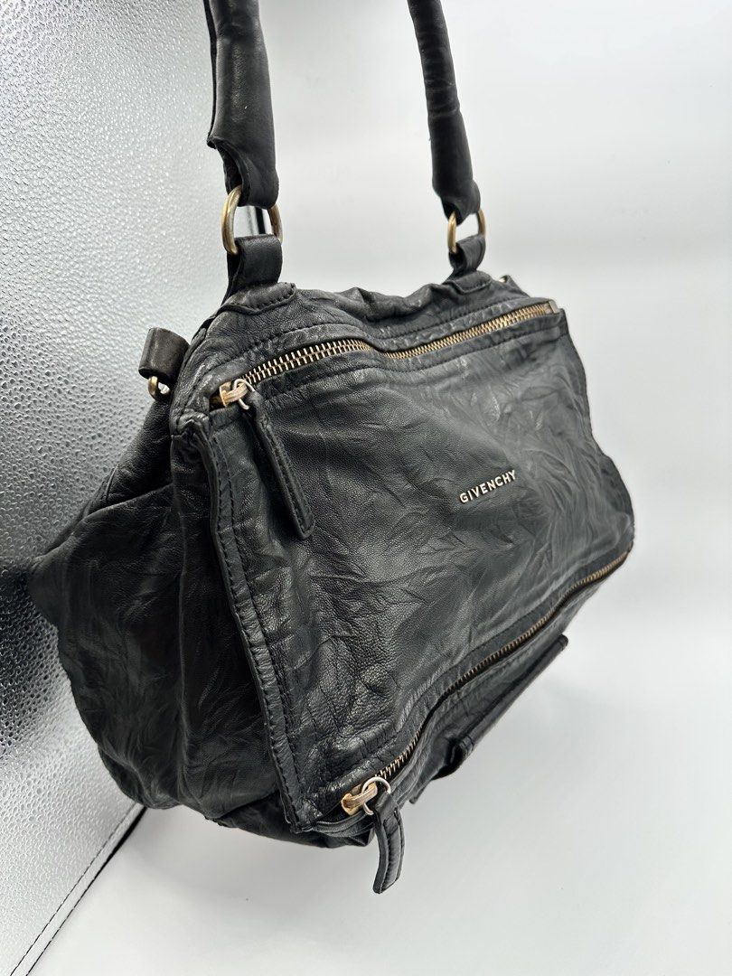 Medium Pandora (Category: Luxury Bags & Wallets) located in Bocaue. Submitted by vs_luxuryfinds26 (Listing ID 1432880118, Image 2). Description: Php 14,800 Medium Pandora Condition: Excellent Inclusions: Dust bag ✅ 100% Authentic Guaranteed 📩 Mine / DM to reserve 💌 Disclaimer: V’S LUXURY FINDS is not associated or affiliated with the brand holders.All copyrights and trademarks are reserved to the original brand holders. All items are 100% authe