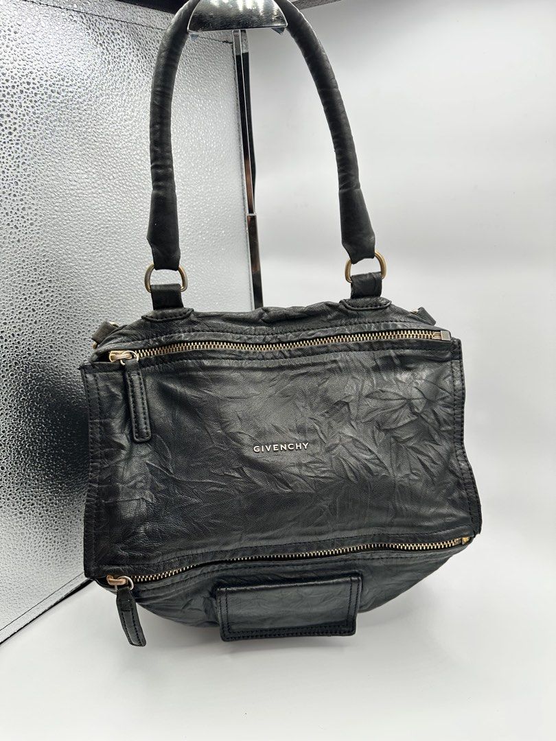 Medium Pandora (Category: Luxury Bags & Wallets) located in Bocaue. Submitted by vs_luxuryfinds26 (Listing ID 1432880118, Image 1). Description: Php 14,800 Medium Pandora Condition: Excellent Inclusions: Dust bag ✅ 100% Authentic Guaranteed 📩 Mine / DM to reserve 💌 Disclaimer: V’S LUXURY FINDS is not associated or affiliated with the brand holders.All copyrights and trademarks are reserved to the original brand holders. All items are 100% authe