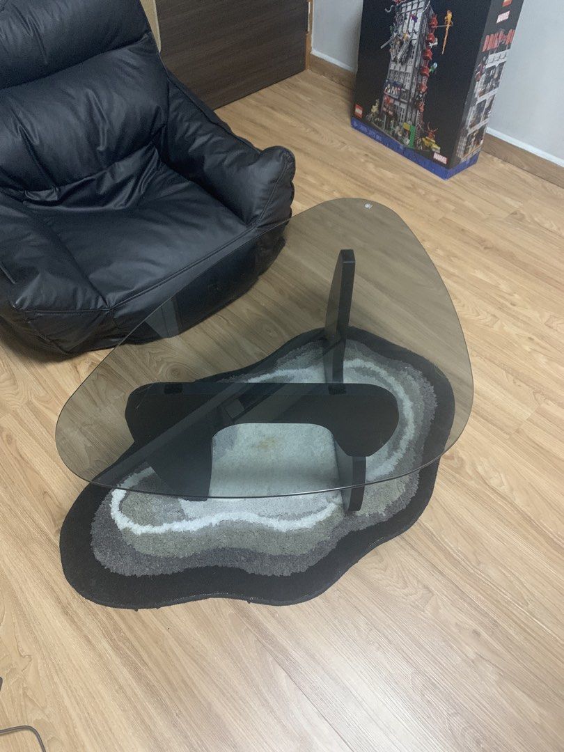 Small table (Category: Tables & Sets) located in Singapore. Submitted by asmah67 (Listing ID 1432987127, Image 1). Description: A small table to put your things, cheap already self collect.