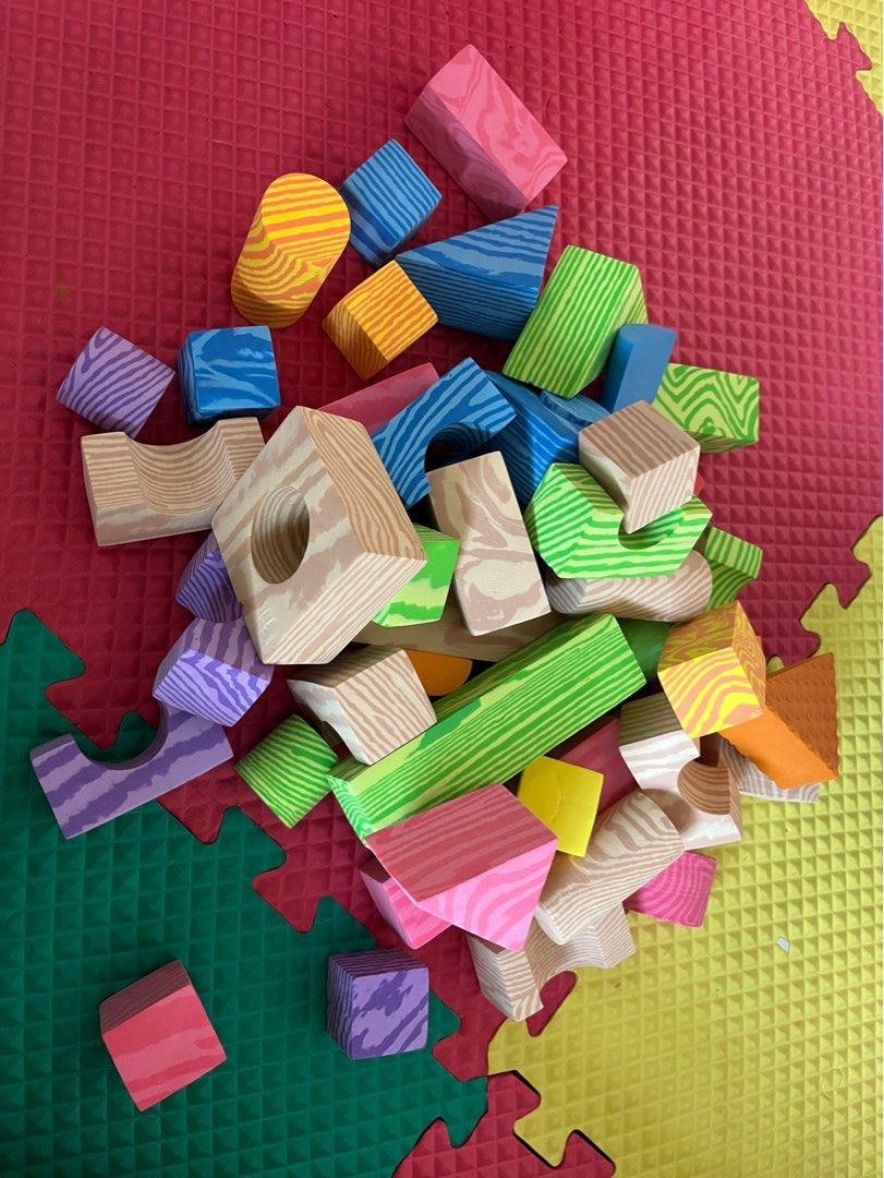 Soft blocks for infants or toddler (Category: Infant Playtime) located in Quezon City. Submitted by muffet9 (Listing ID 1432875467, Image 2). Description: Soft foam building blocks Clean and barely used.