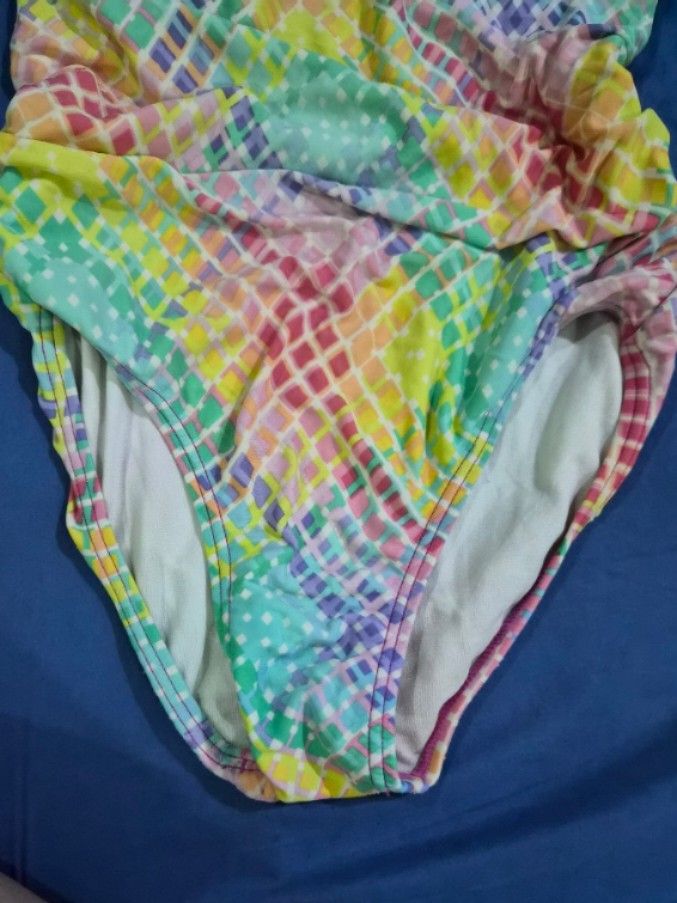 Speedo Swimsuit - Size 10 (Category: Babies & Kids Fashion) located in Las Pinas. Submitted by ktcuartina (Listing ID 1432957137, Image 3). Description: - Speedo swimsuit - Size 10 - Colorful checkered pattern - Scoop back - White lining - Made in Vietnam - Material: 80% nylon, 20% elastane.