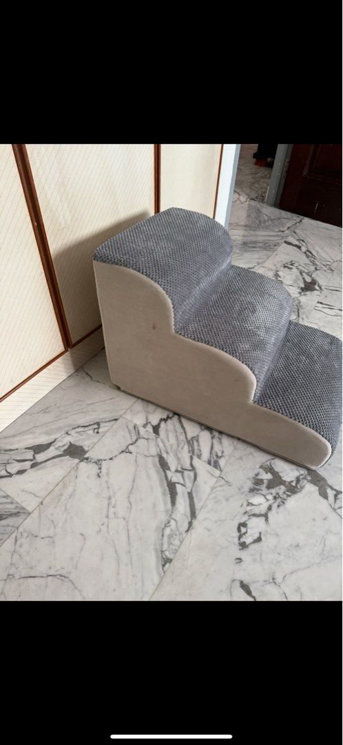 Steps (Category: Homes & Other Pet Accessories) located in Singapore. Submitted by crazyhorse007 (Listing ID 1432963874, Image 3). Description: .