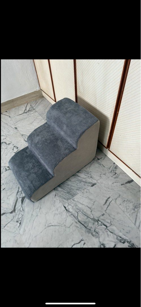 Steps (Category: Homes & Other Pet Accessories) located in Singapore. Submitted by crazyhorse007 (Listing ID 1432963874, Image 4). Description: .
