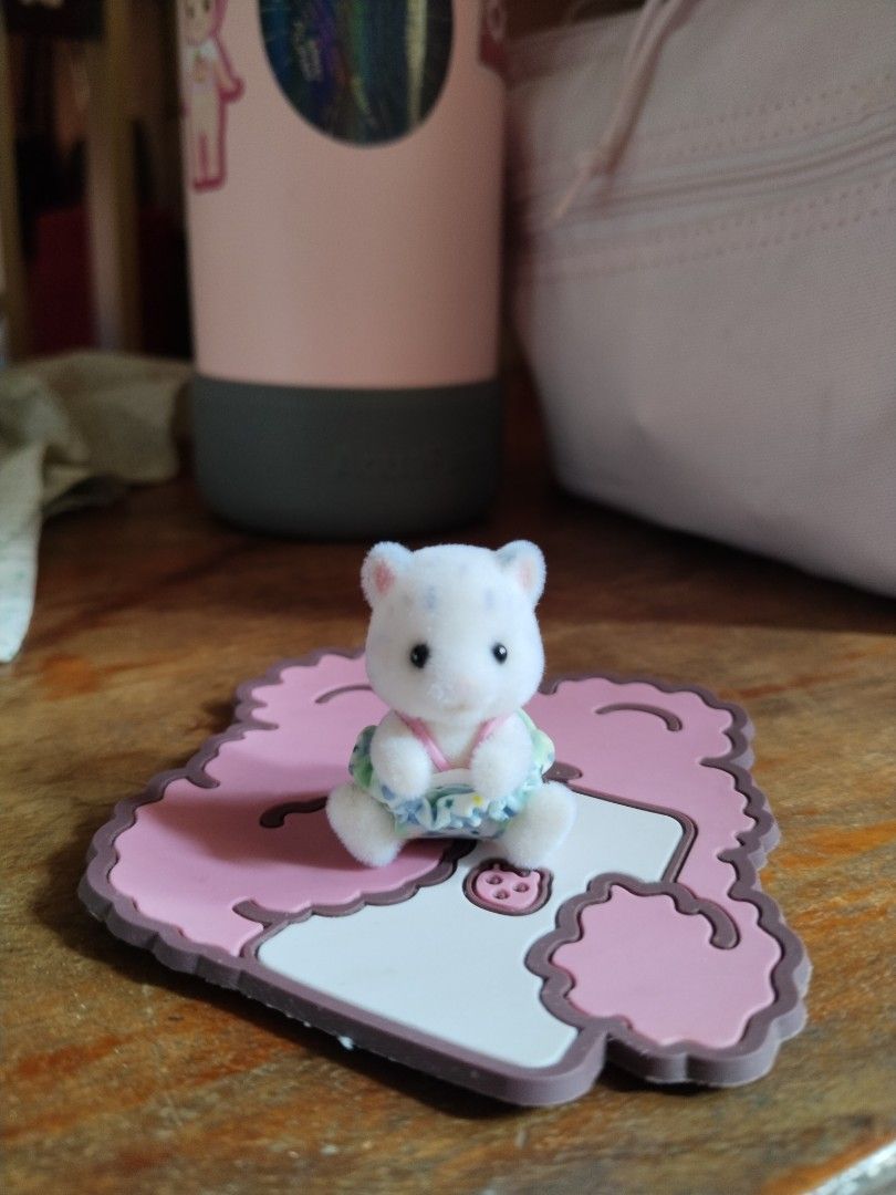 Sylvanian family infant snow leopard (Category: Figurines & Statues) located in Caloocan City. Submitted by eiloquy (Listing ID 1432807047, Image 1). Description: sylvanian snow leopard. no flaws. it comes with a sled..