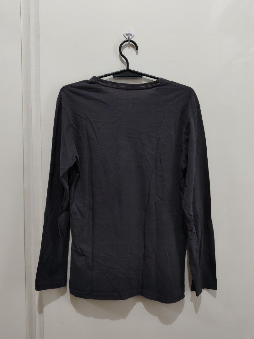 Tom Tailor Denim Long Sleeve Shirt (Category: Tshirts & Polo Shirts ) located in Quezon City. Submitted by cateskloset (Listing ID 1432955586, Image 3). Description: Gray ​Tom Tailor Denim ​Thin long sleeves ​Size: S (Men's sizing) ​Chest: 19.5 in ​Length: 25.5 in.