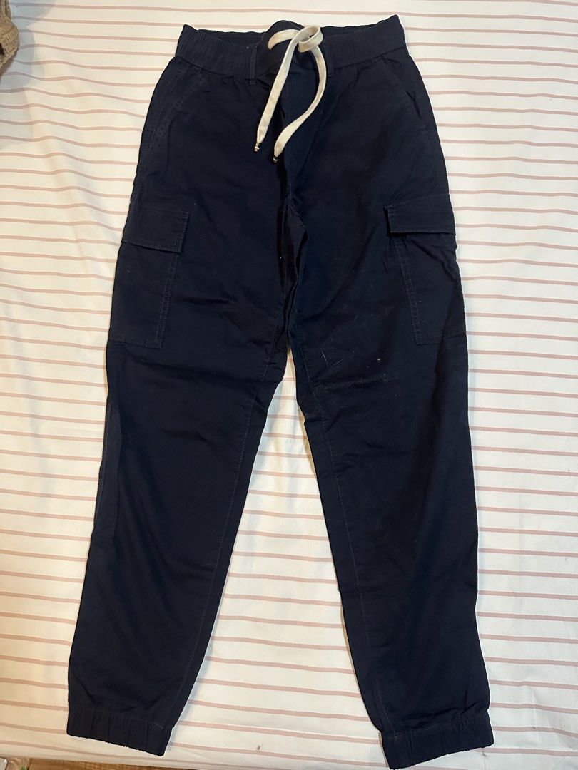 Tommy Hilfiger Cargo Pants - XXS (Category: Jeans) located in Plaridel. Submitted by juliaco08 (Listing ID 1432942572, Image 1). Description: - Navy blue Tommy Hilfiger cargo pants bought for 6k in the US - Size: XXS - Rfs: not my style anymore.