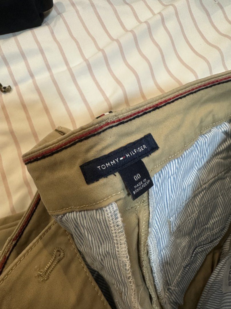 Tommy Hilfiger Khaki Pants Size 00 (Category: Other Bottoms) located in Plaridel. Submitted by juliaco08 (Listing ID 1432942217, Image 3). Description: - bought for almost 7k in the US - Size: 00 (fits size 4 in waist).