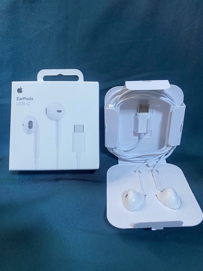TYPE C EARPHONE (Category: Microphones) located in Manila. Submitted by dimple162 (Listing ID 1432995224, Image 1). Description: .