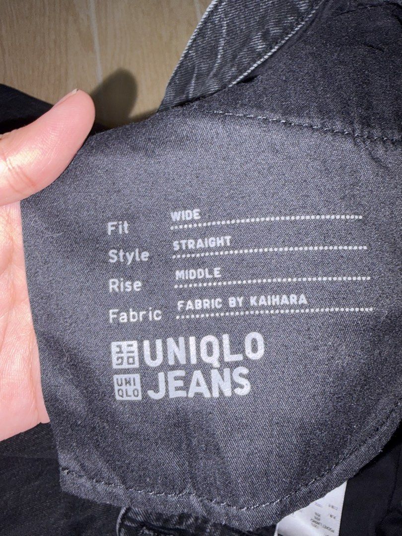 Uniqlo Jeans Wide Straight (Category: Jeans) located in San Fernando. Submitted by agapeeem69 (Listing ID 1432812395, Image 3). Description: - Uniqlo wide straight jeans - Black color - Size 24 - Length 39inches - - Middle rise.