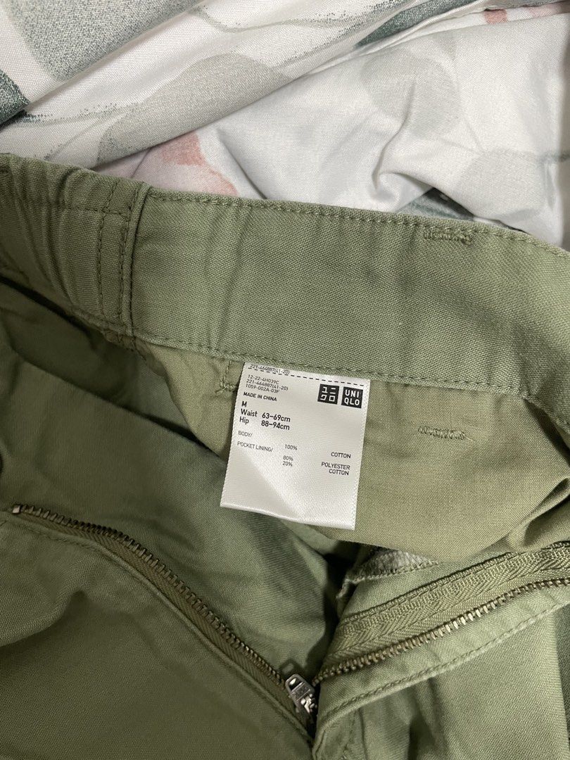 Uniqlo Wide Straight Cargo Pants (Category: Jeans) located in Manila. Submitted by jb2025 (Listing ID 1432990932, Image 3). Description: bought for P1,990. used once only:> actual pic last pic. size in flat lay also posted height: 5’3 waist: 28 inch ❤️ actual photos posted & on-hand ✨ measurements are width 20x length 22.5 📌 españa, manila MOP💰 * strictly gcash payment first MOD 📦 (buyer will shoulder sf) * j&t express * lalamove (for same day