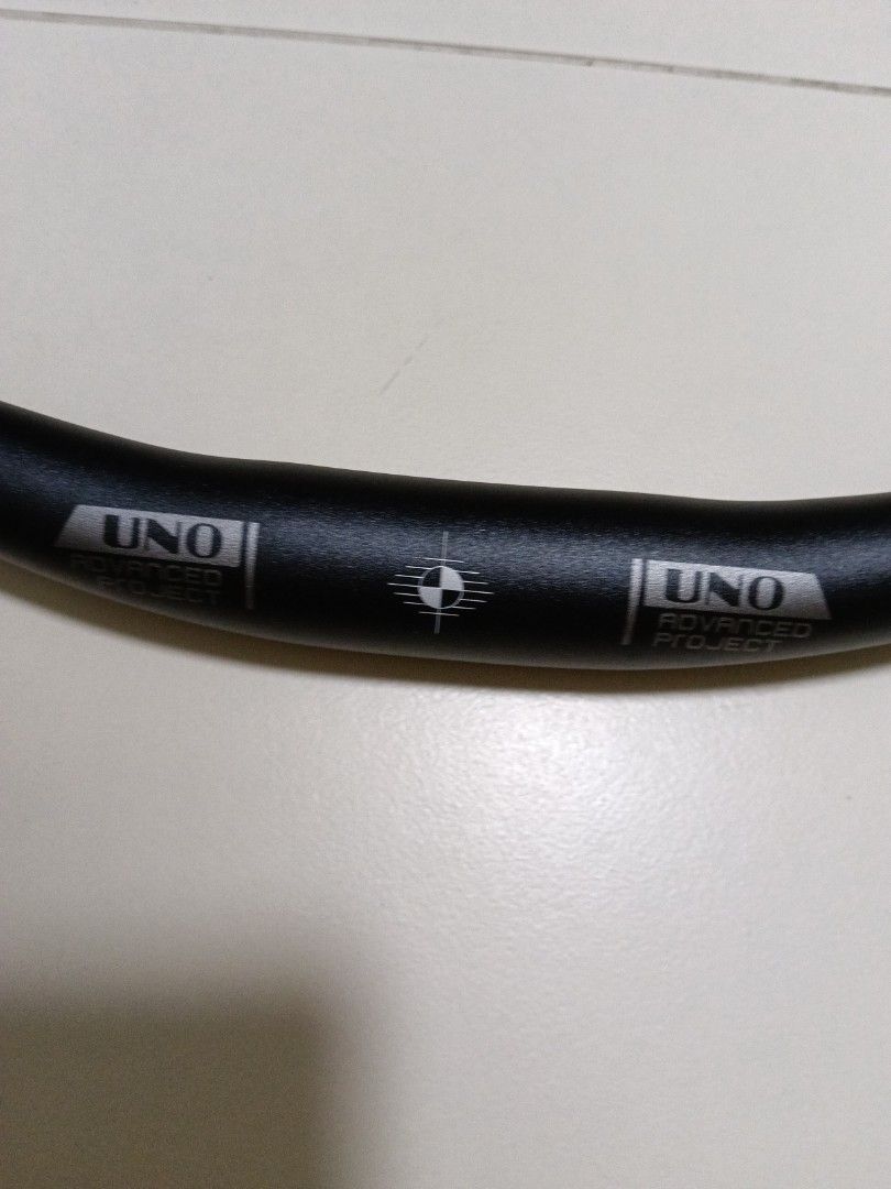 Uno riser bar (Category: Parts & Accessories) located in Singapore. Submitted by cheongzzz (Listing ID 1432949721, Image 2). Description: no scratch no dent 640mm comes with brand new white grips deal only at khabit mrt 20$ fast deal + come my block.