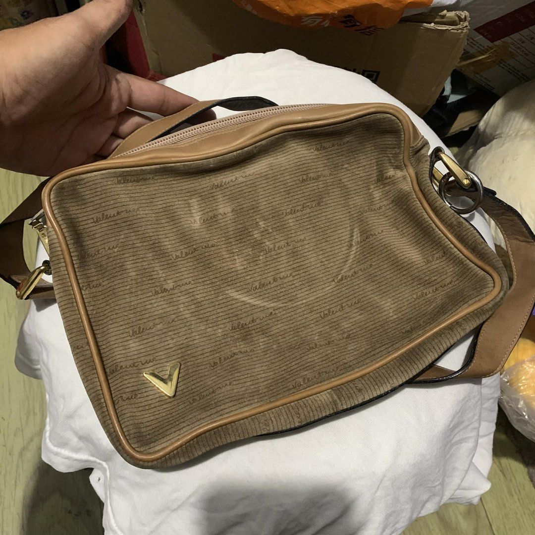 Valentino Sling Bag (Category: Luxury Bags & Wallets) located in Bulacan. Submitted by ridersthrift_ph (Listing ID 1432853687, Image 1). Description: Rank AB .