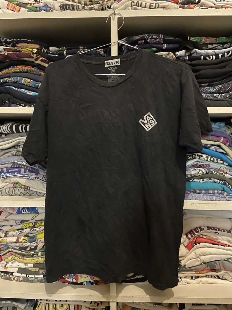 Vans Graphic Tee (Category: Tshirts & Polo Shirts ) located in Manila. Submitted by _revault (Listing ID 1432955380, Image 2). Description: .
