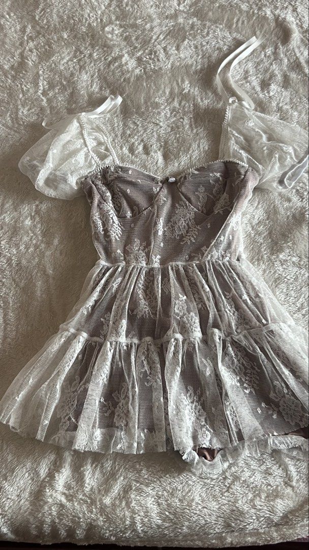 WEANIA Lace Romper (Category: Dresses) located in Bulacan. Submitted by shopwithaaz (Listing ID 1432921915, Image 3). Description: - dm for ww! - once used °•∘ɷ∘•°✿ … ✿°•∘ɷ∘•°✿ … ✿° 🪷 If you want to MINE, OFFER the price posted 🪷 OFFER ONLY when SURE BUYER 🪷 No cancellation/ refund/return 🪷 Manage your expectations bcos some of them are my preloved.