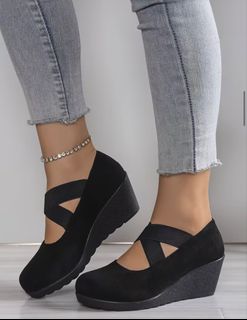 (Category: ) located in . Submitted by sisterspreloved (Listing ID 1432916774, Image 1). Description: .