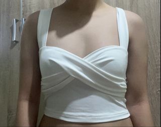 (Category: ) located in . Submitted by clothes.declutter.finds (Listing ID 1432890345, Image 1). Description: .