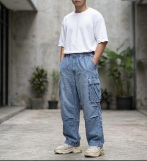 (Category: ) located in . Submitted by y2k.luxury.streetwear.outdoor (Listing ID 1432958172, Image 1). Description: .