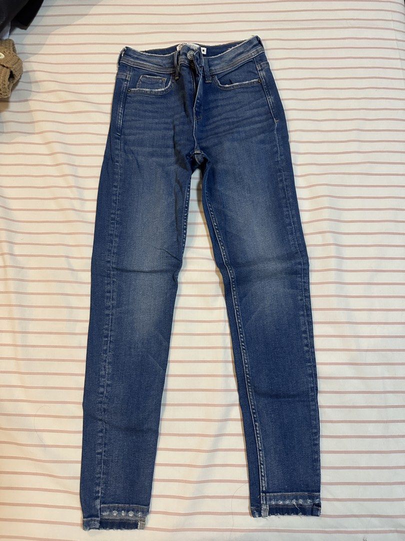 Zara Blue Wash Denim Jeans (Category: Jeans) located in Plaridel. Submitted by juliaco08 (Listing ID 1432942964, Image 1). Description: - Zara denim jeans - Rfs: decluttering - Classic blue wash - High-waisted, slim fit - Size: EUR 34, USA 02, ME 24.