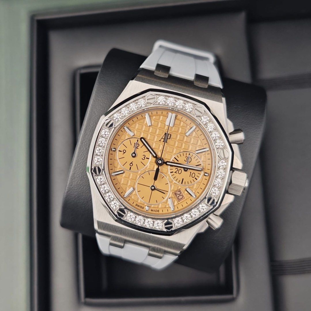 2024 Audemars Piguet Royal Oak Offshore 26231ST.ZZ.A178CA.01 Salmon (Category: Watches) located in Singapore. Submitted by e8379 (Listing ID 1433071980, Image 1). Description: .