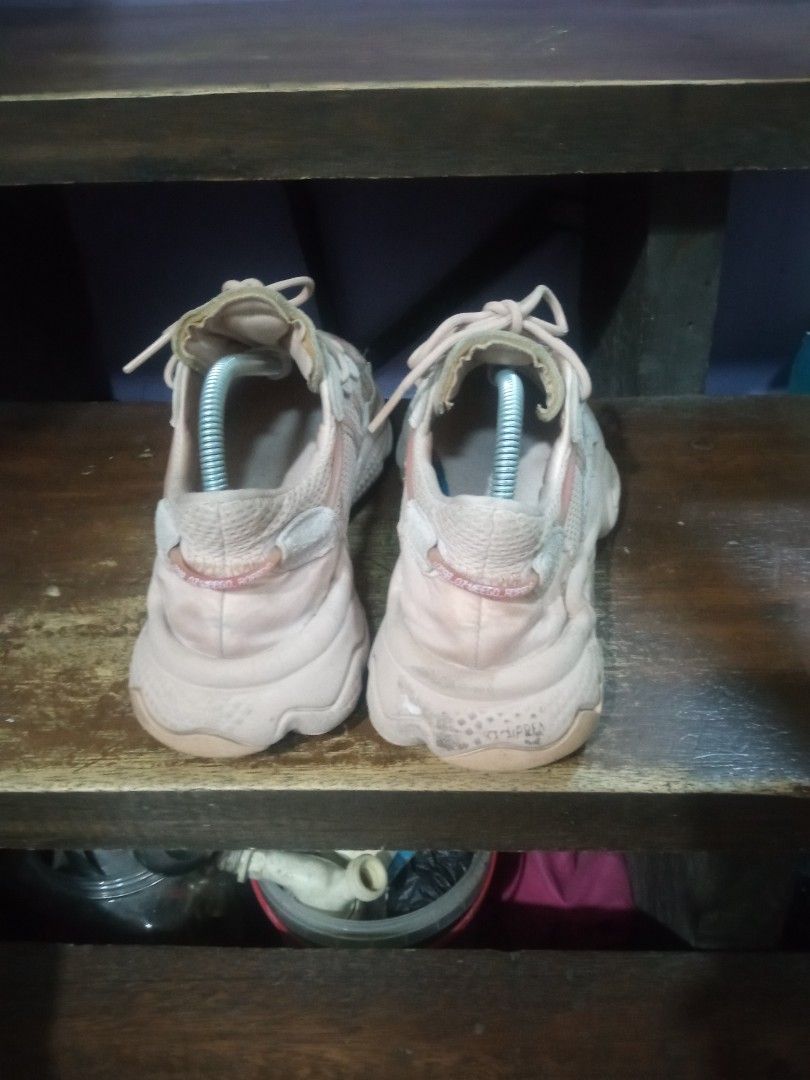 Adidas Ozweego Pink Sneakers (Category: Sneakers) located in Manila. Submitted by studiozero51579 (Listing ID 1433150982, Image 2). Description: - Adidas Ozweego sneakers - Pink colorway - US size 7.5, UK 7, FR 40 2/3, JP 255, CHN 250 - Made in Vietnam - Signs of wear on soles - Features chunky sole - Pink laces and mesh upper.