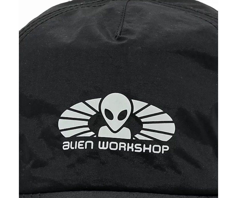 Alien Workshop Cap (Category: Cap & Hats) located in Johor Bahru. Submitted by sukahatinenekdiapreloved (Listing ID 1433088040, Image 3). Description: Kain payung .