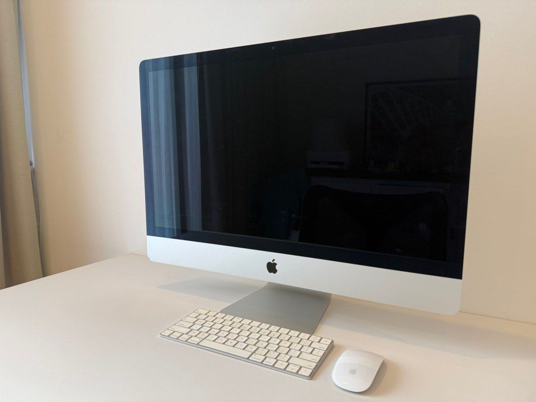 Apple iMac Desktop Computer with Keyboard and Mouse436882800106557440