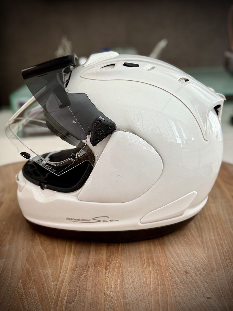 Arai RX-7 RV white helmet 57-58cm (Category: Motorcycle Apparel) located in Singapore. Submitted by snoopy4488 (Listing ID 1433049064, Image 2). Description: White Arai RX7-RV for sale with the Arai Pro shade system in good condition. Size 57.58cm. No box or bag.