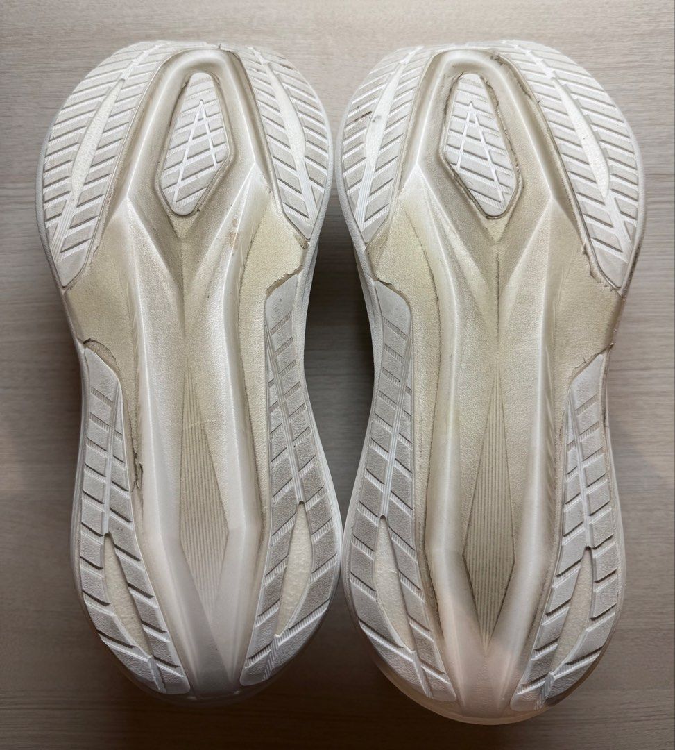 ASICS Megablast Running Shoes - White/Piedmont Grey - US 7 (Category: Other Sports Equipment and Supplies) located in Singapore. Submitted by leloong2 (Listing ID 1433149090, Image 3). Description: - ASICS Megablast running shoes - in rare white/ piedmont grey colourway sold out in Singapore - Size: US 7 / EUR 40/ UK 6 - Color: White and Grey - Condition: As good as new. only worn once, mileage 10km - Includes original box - Retail price: SGD 329