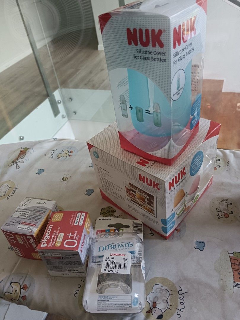 Baby stuff for girl (Category: Soothers & Pacifiers) located in Makati City. Submitted by sellermommy (Listing ID 1433003887, Image 3). Description: brand new take all.