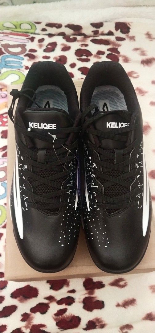 baseball shoes brandnew (Category: Sneakers) located in Muntinlupa City. Submitted by grayfox05 (Listing ID 1433051576, Image 2). Description: for sale baseball shoes brandnew...2000 pesos meet up bayanan public market or super8 bayanan muntinlupa .