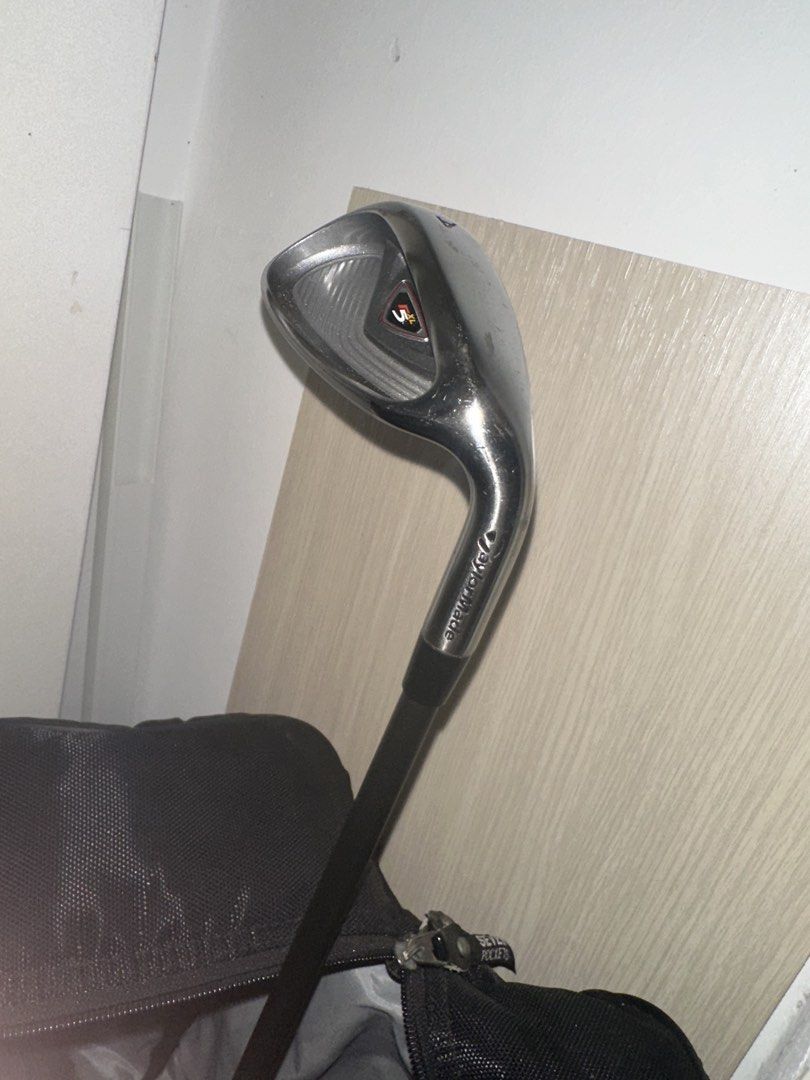 Beginner set (Category: Golf) located in Singapore. Submitted by ilovecattos (Listing ID 1433096413, Image 3). Description: Old Beginner set Collect at my place for $120 .