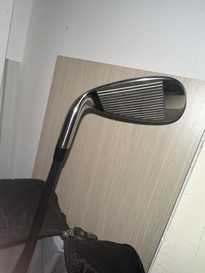 Beginner set (Category: Golf) located in Singapore. Submitted by ilovecattos (Listing ID 1433096413, Image 2). Description: Old Beginner set Collect at my place for $120 .