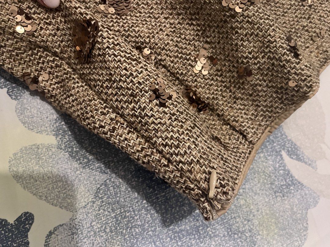 Beige Sequin Mini Skort (Category: Skirts) located in Taytay. Submitted by storedbys (Listing ID 1433178170, Image 3). Description: used once bought from another carouseller as brand new no flaws washed 24-26.