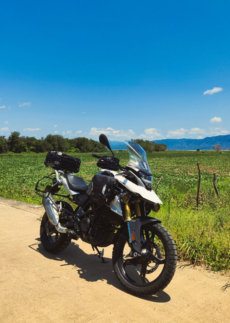 BMW G 310 GS Motorcycle (Category: Motorbikes for Sale) located in Las Pinas. Submitted by giyomorales9588 (Listing ID 1424953798, Image 1). Description: BMW G310 GS 2021 model (2022 acq.) Under warranty BMW Libis until 2027 Last PMS by BMW Libis @ 10k odo Complete papers and registered under my name 2 keys, manual and warranty booklet Everything is working Issue: scratches Odometer: 12k+ kms -Pirelli Scorpion Rally STR Tires -Full crash guard wi