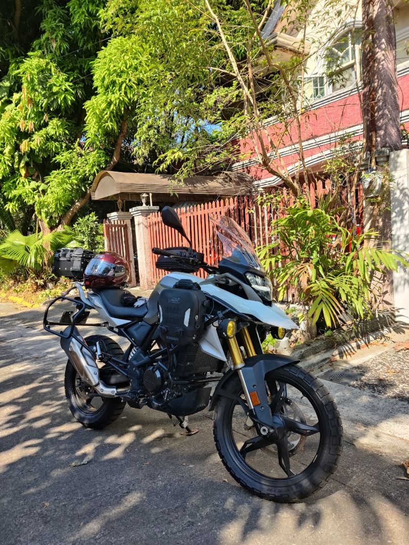 BMW G 310 GS Motorcycle (Category: Motorbikes for Sale) located in Las Pinas. Submitted by giyomorales9588 (Listing ID 1424953798, Image 2). Description: BMW G310 GS 2021 model (2022 acq.) Under warranty BMW Libis until 2027 Last PMS by BMW Libis @ 10k odo Complete papers and registered under my name 2 keys, manual and warranty booklet Everything is working Issue: scratches Odometer: 12k+ kms -Pirelli Scorpion Rally STR Tires -Full crash guard wi