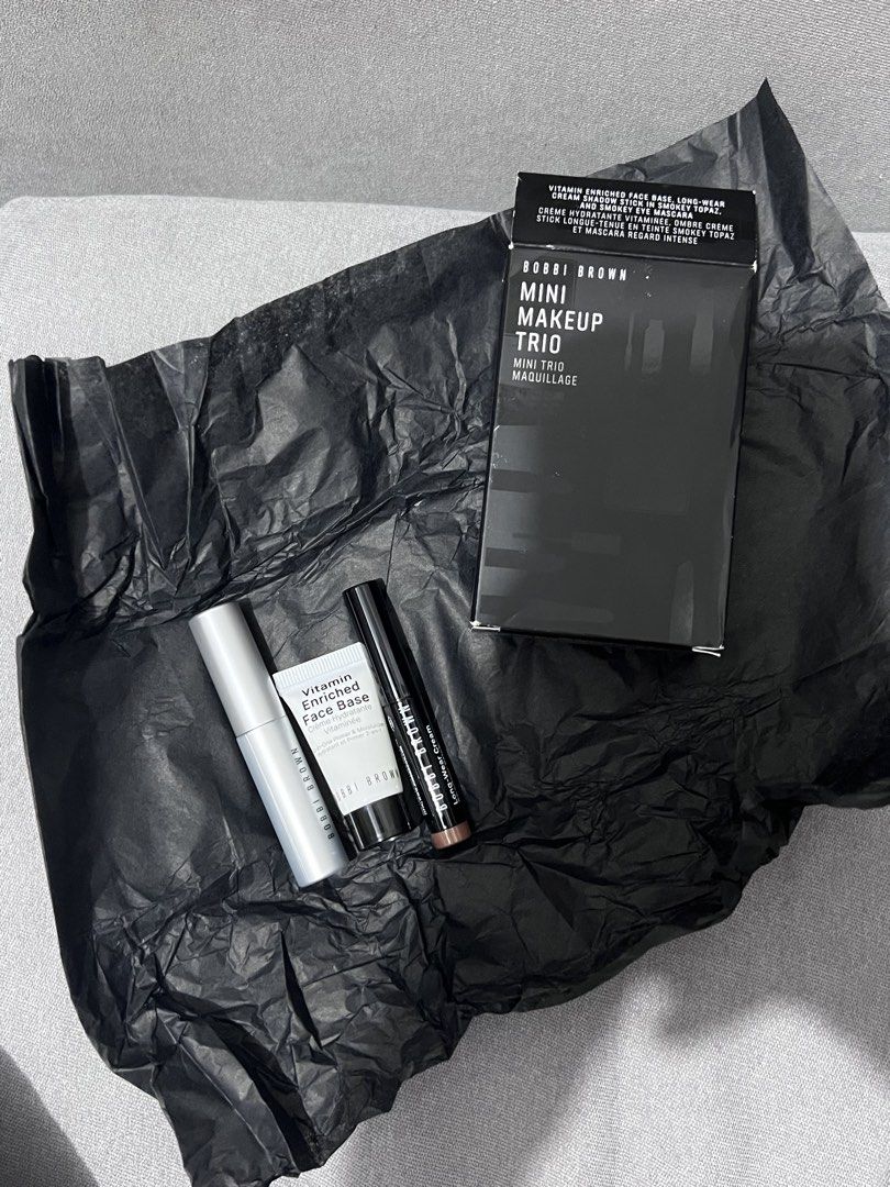 Bobbi Brown Mini Makeup Trio (Category: Makeup) located in General Trias. Submitted by d1orangel (Listing ID 1433075980, Image 1). Description: Mini Vitamin Enriched Face Base (Primer & Moisturizer) Mini Cream Shadow Stick in Smokey Topaz Mini Smokey Eye Mascara 💌 DM us to order 🪷 Luxe Finds by AK is not affiliated with any of the brands mentioned. All copyrights belong to their respective owners. .