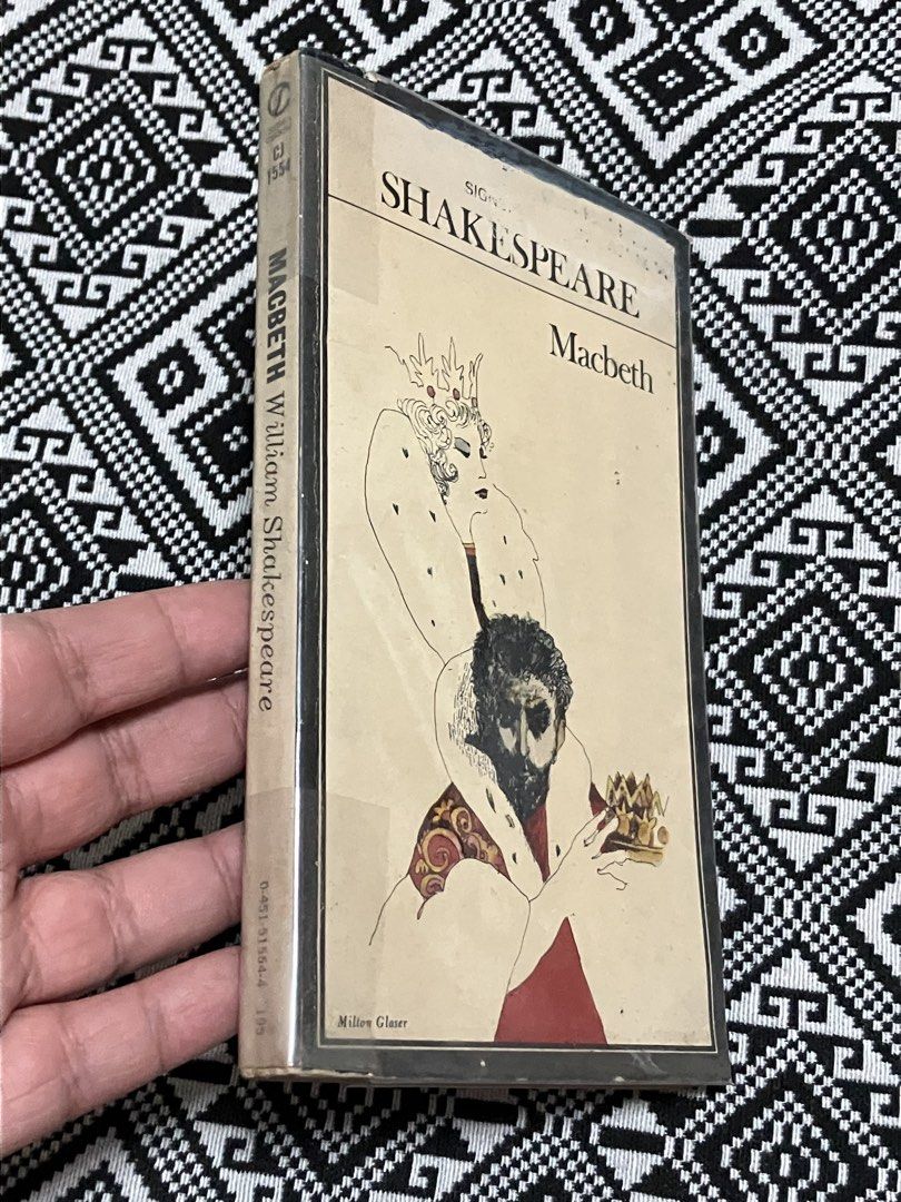 Book for Sale: Shakespeare Macbeth (Category: Storybooks) located in Manila. Submitted by kdc12 (Listing ID 1433012000, Image 2). Description: - Macbeth from the Signet Classic Shakespeare Series. Pocketbook 75php What he hears will change everything. Egged on by his wife, he decides to kill in order to gain the Scottish crown. How many people will have to die in Macbeth’s pursuit of power? With armies, ghosts and magic against him, will Macbeth 