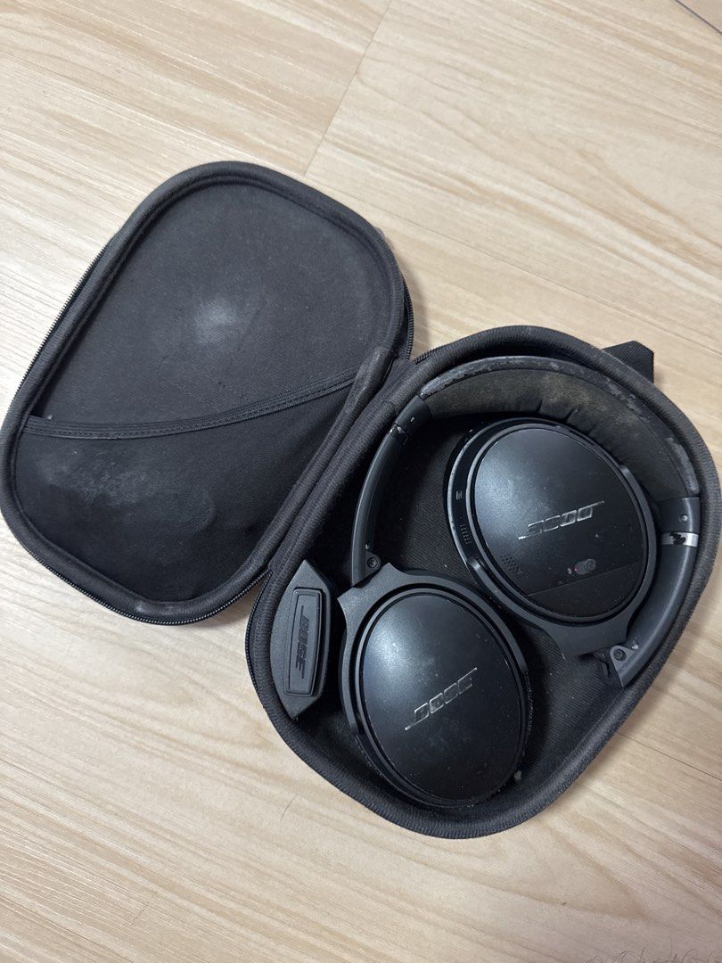 Bose QuietComfort 25 Headphones with Case