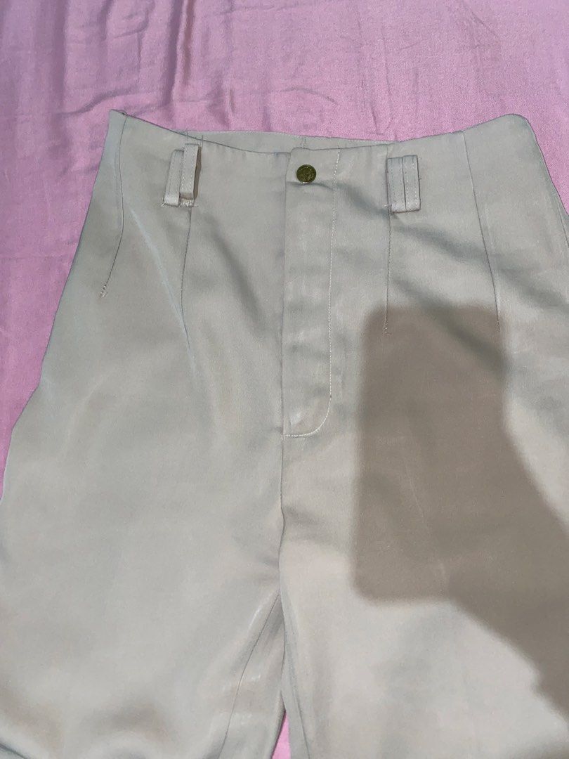 Brown formal slacks (Category: Other Bottoms) located in Lipa City. Submitted by kthh_ (Listing ID 1433065840, Image 2). Description: - Brown formal slacks - Size M (waist: 26-27) - Suitable for work or formal events Loc: Lipa, Batangas MOP: Bank transfer/Gcash.