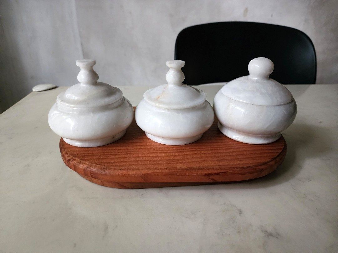 BUNDLE Local Marble Containers Wooden Tray (Category: Vases & Decorative Bowls) located in Quezon City. Submitted by happycheeeks (Listing ID 1422097873, Image 1). Description: 3 local Romblon Marble 2 wooden trays slightly used must take all LAST PRICE.