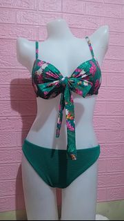 (Category: ) located in . Submitted by mysilvercloset (Listing ID 1433059907, Image 1). Description: .
