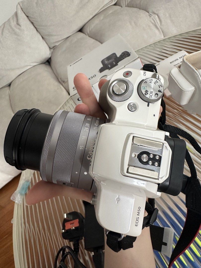 Canon EOS M50 Mark 1 White (Category: Cameras) located in Manila. Submitted by liangeanph (Listing ID 1433065634, Image 3). Description: ✨ canon m50 (white) — mint condition + complete set ✨ moving out my beloved cam 🤍 canon eos m50 in white — super clean, barely used, and honestly still feels brand new perfect for: 📸 travel diaries 🤍 outfit pics / ig dumps 🎥 soft vlogs + content days ⸻ 💭 condition • super mint (9.5/10) • no any issues • lad