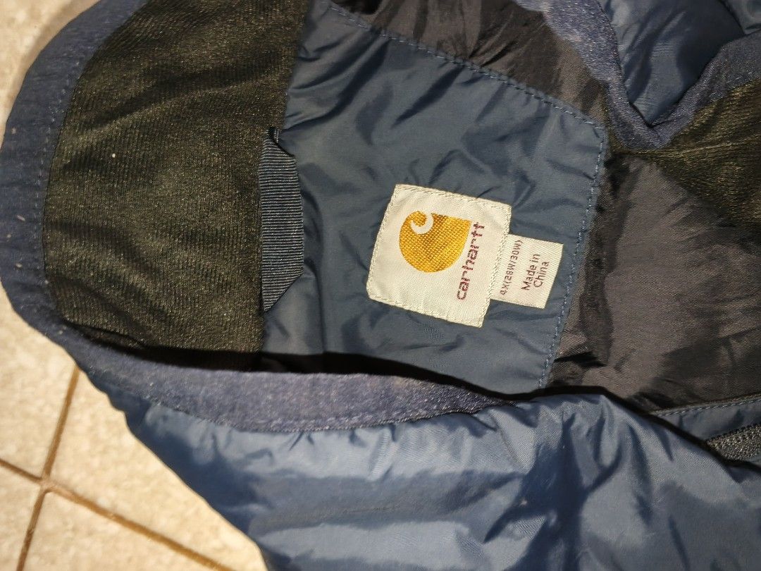CARHARTT PUFFER VEST (Category: Activewear) located in Manila. Submitted by wesleycomad21 (Listing ID 1433106874, Image 3). Description: CARHARTT PUFFER VEST NO ISSUE NEED WASH.